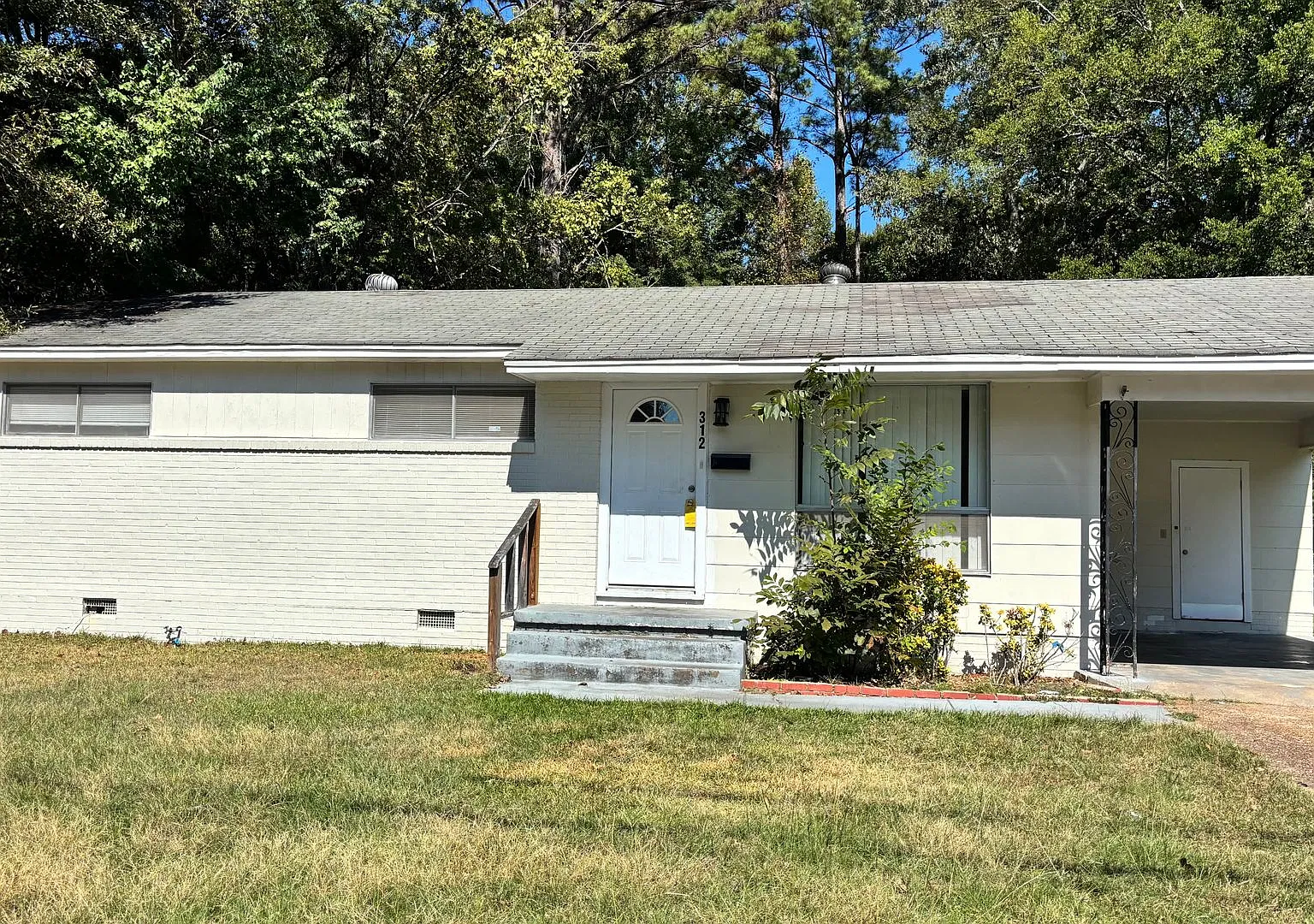 312 Cedars Of Lebanon Jackson, MS 39206 — Photo 1