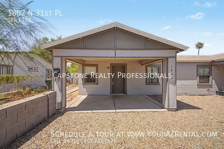 Charming 1 Bedroom, 1 Bathroom Home with Private Yard Near Downtown Phoenix — Photo 1