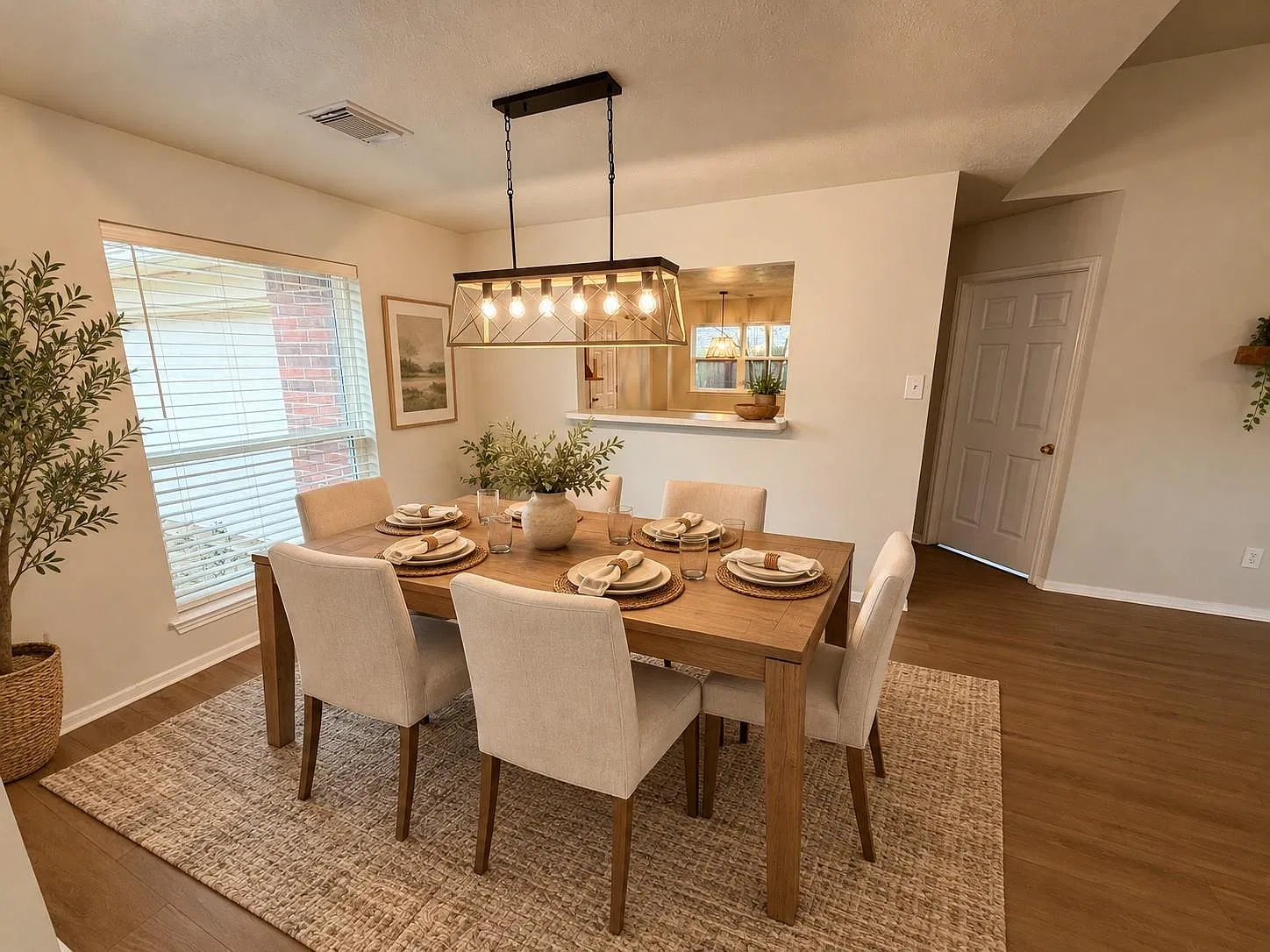 3 bed, 2.0 bath, 1634 sqft, $1,700 — Photo 3