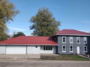 110 N Water St, Warren, IL 61087
