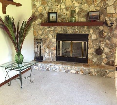 5th image of 951 Tall Pine Dr
