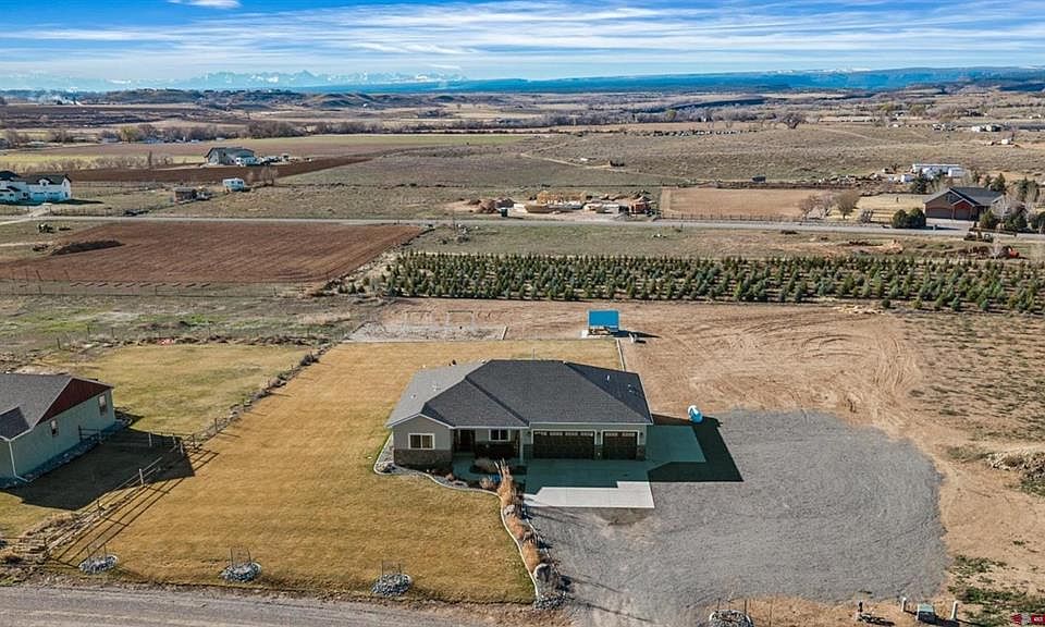 1st image of 55664 Fuchsia Lane