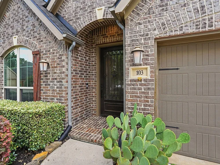 103 Boarsmen Ct — Photo 4