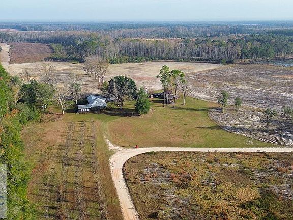 2nd image of 5466 Robin Rd