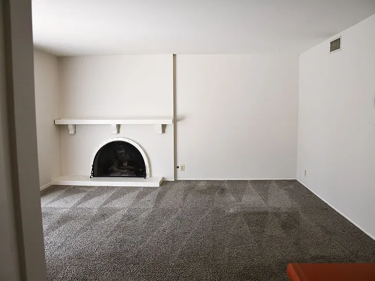 522 E Collins Ave — Photo 34