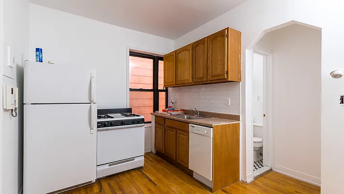 Rented by Nooklyn NYC LLC | media 4