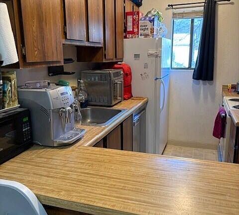 4th image of 4380 Matich Dr