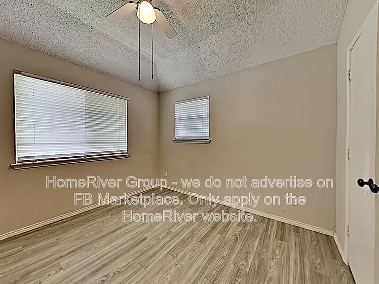 2115 Camelot Dr — Photo 10