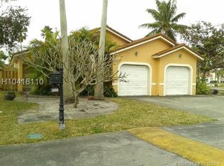 18080 NW 60th Ct, Hialeah, FL 33015