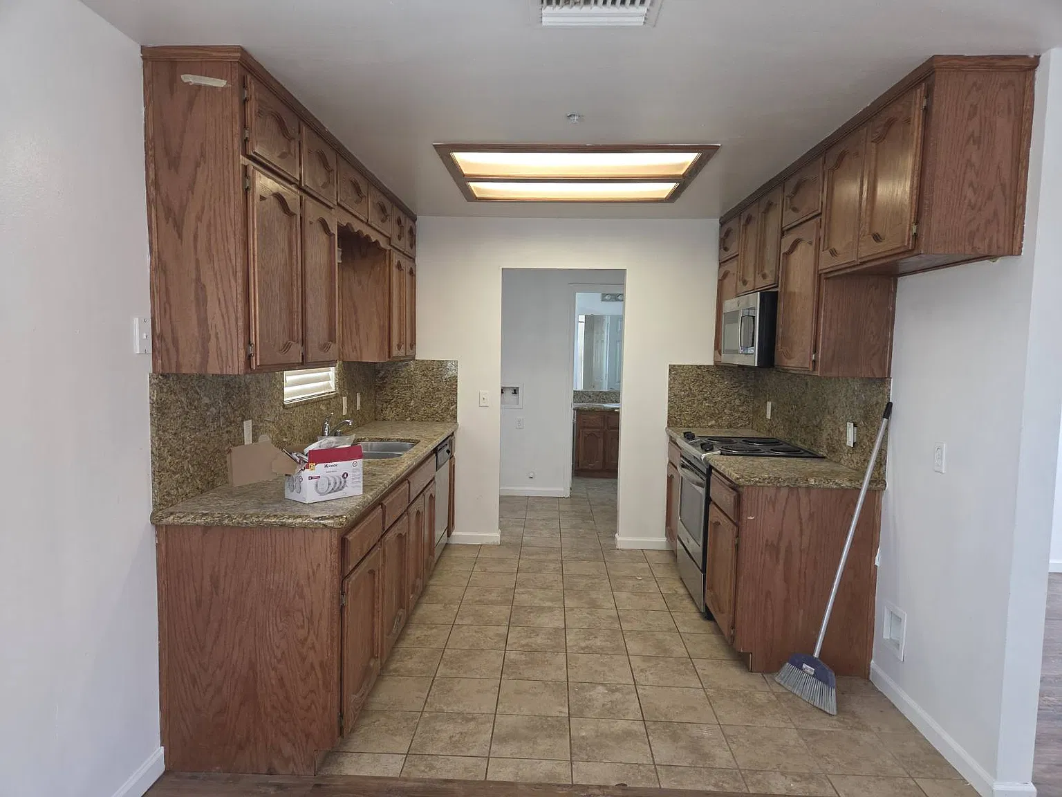 3 bed, 1700 sqft, $2,000 — Photo 3