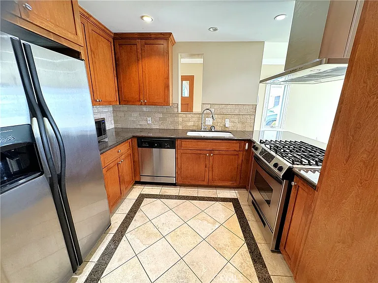 4510A Seashore Dr — Photo 9