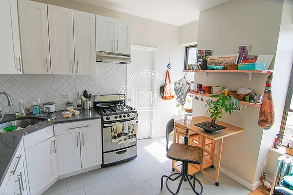 Rented by Nolita Group | media 15