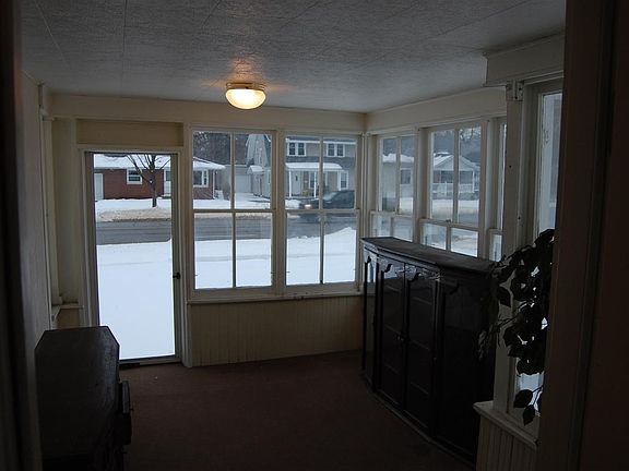 2nd image of 1209 W Lexington Ave