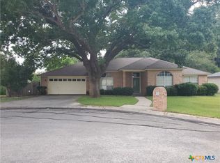 166 Forest Dr, Seguin, TX 78155