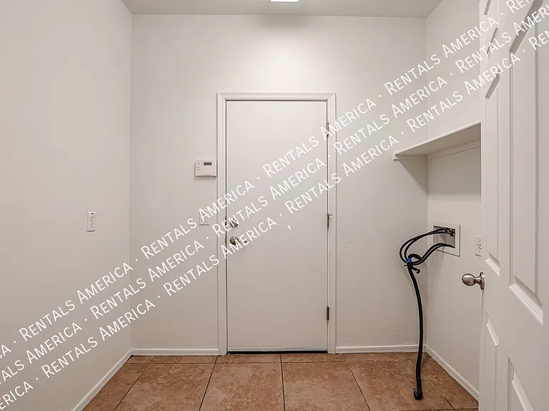 6946 W Harwell Rd — Photo 8