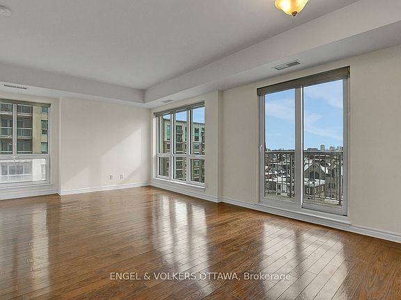 5th image of 234 Rideau St #1008