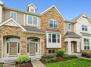 339 Saunders Cir, Carol Stream, IL 60188