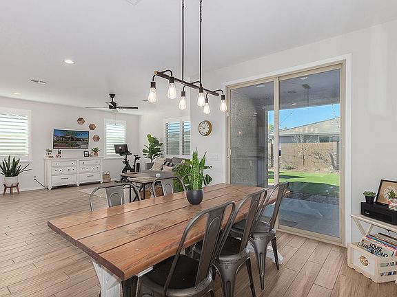 5th image of 3018 N Beverly Pl