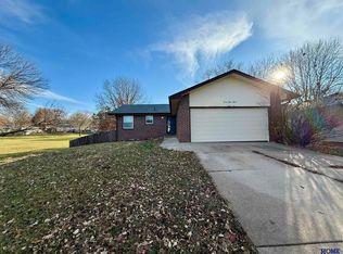 3815 Sweetbriar Ln, Lincoln, NE 68516