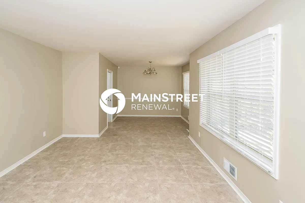 Living Room - 1525 Pine Tree Dr