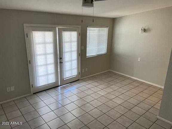 5th image of 2033 S Forest Ave #8