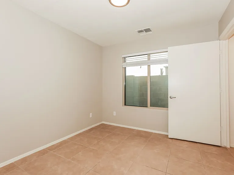 2541 S De Soto Rd — Photo 14