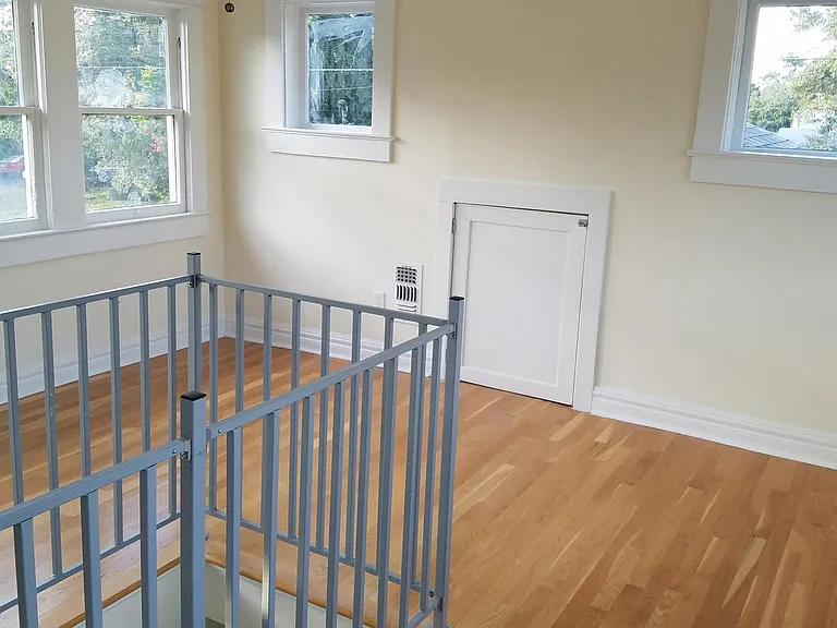 208 W Giddens Ave — Photo 17