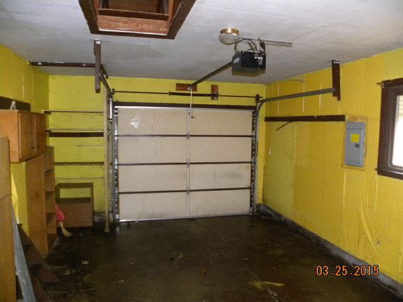 4th image of 2704 Peterson Ln
