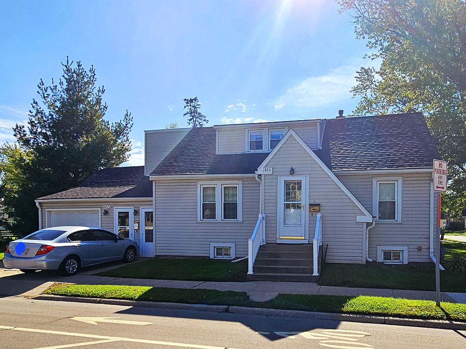 1st image of 1426-1426 1/2 Henry Ave