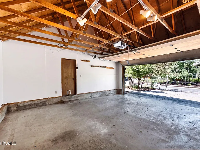 19 Payday Dr — Photo 36