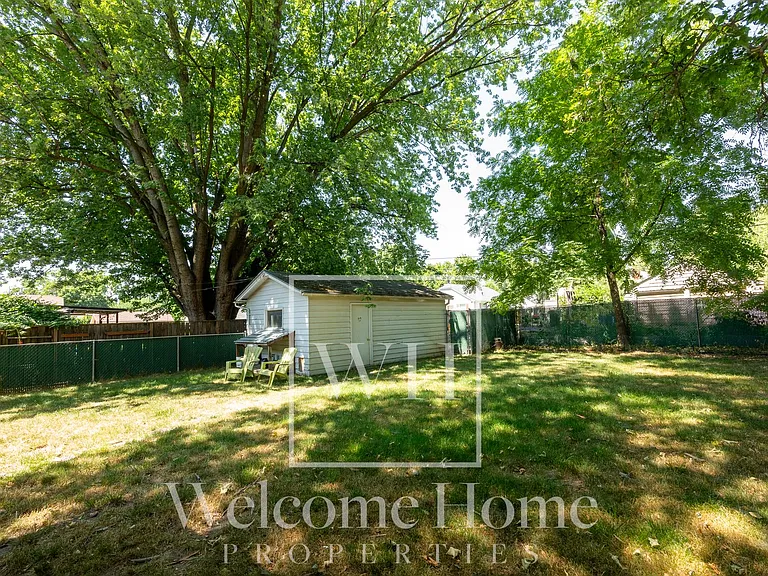 627 E Maple St — Photo 25