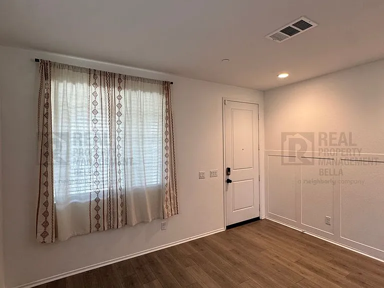 2807 Moonshimmer St — Photo 5