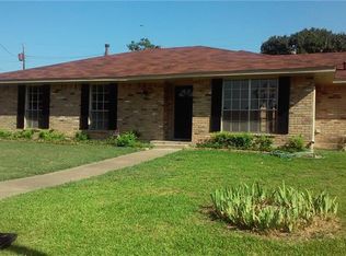 209 Amber Ln, Desoto, TX 75115
