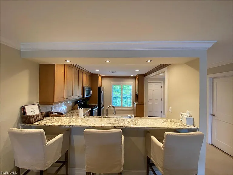 9101 Vanderbilt Dr #304 — Photo 5