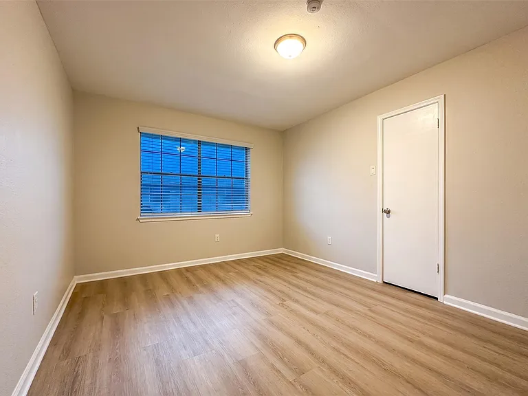 9332 Derrik Dr — Photo 14