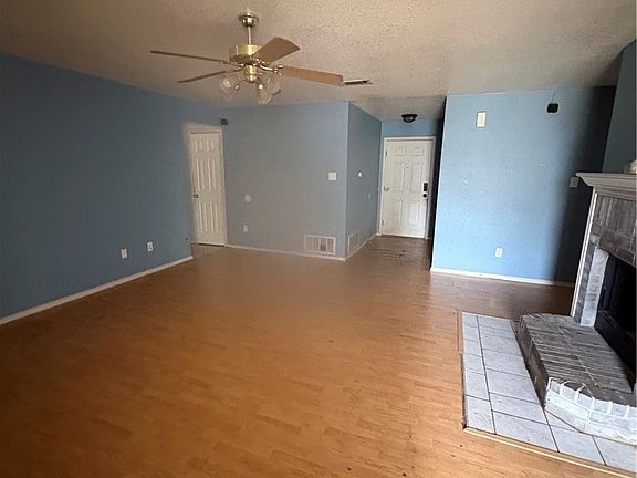 5th image of 206 Timber Ridge Dr