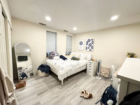 3rd image of 71 Gainsborough St APT 101
