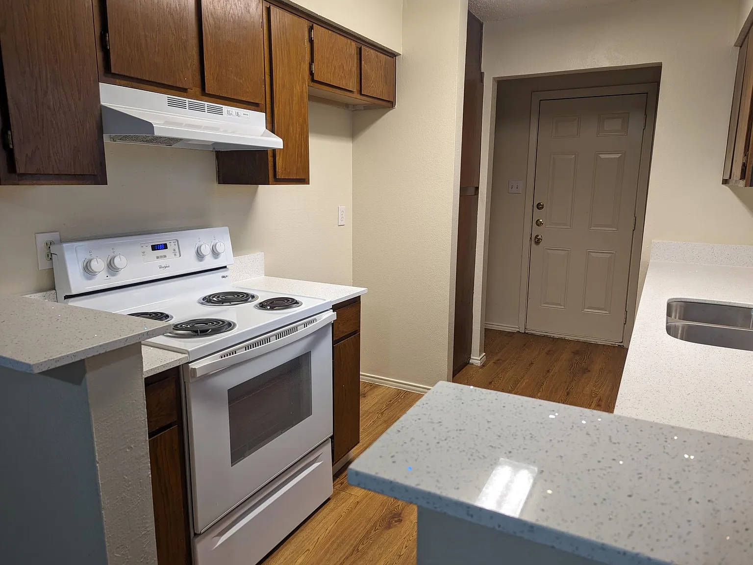 2 bed, 1114 sqft, $1,350 — Photo 4