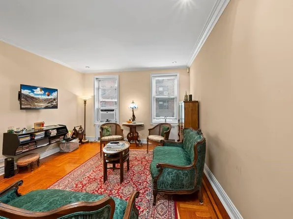 9437 Shore Road image 8 of 28