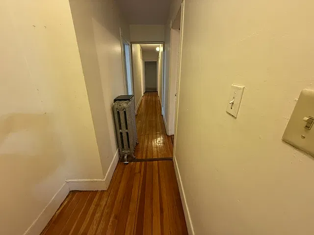 4 bed, 9999 sqft, $2,900 — Photo 4
