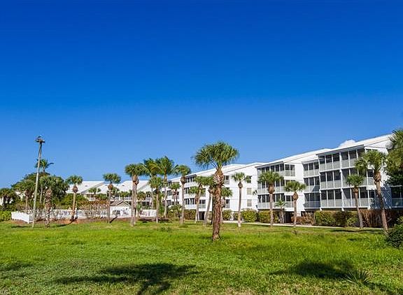 3rd image of 2324 Beach Villas