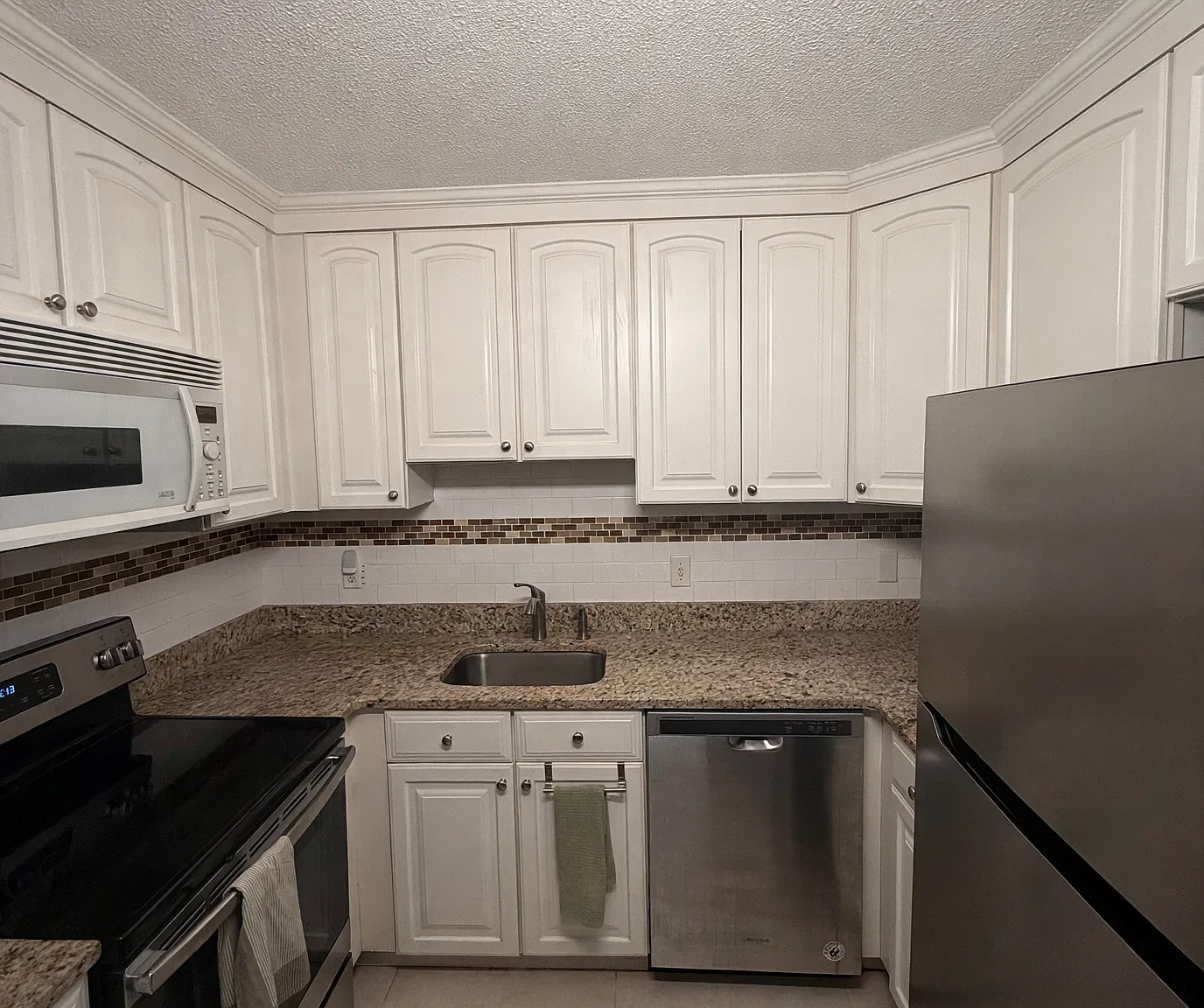 2 bed, 950 sqft, $2,600 — Photo 4