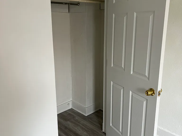 5810 Bryant St #2R — Photo 10
