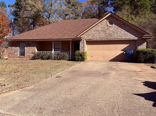 3816 Shadow Bend Dr, Haughton, LA 71037