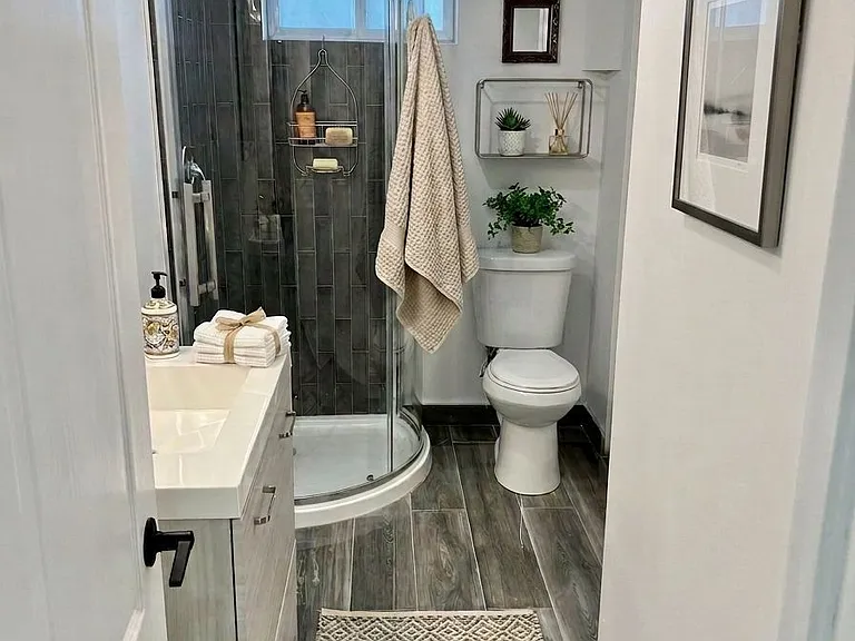 636 Scarlett Rd S #LOWER — Photo 17