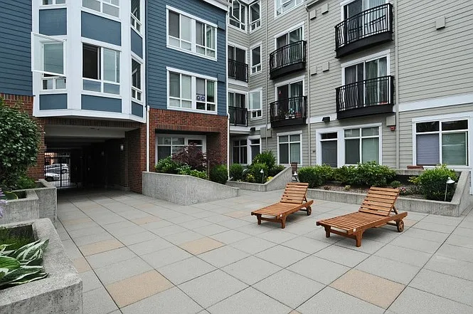812 5th Ave N #206 — Photo 10