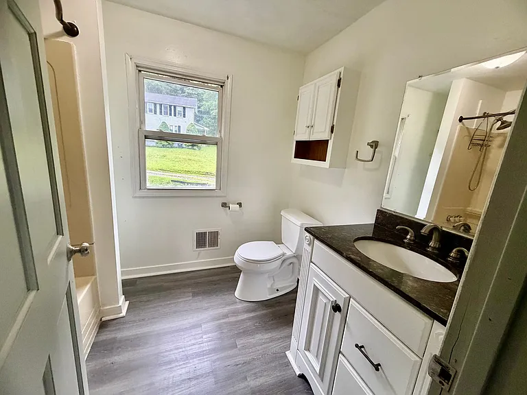 1133 Wade St — Photo 7