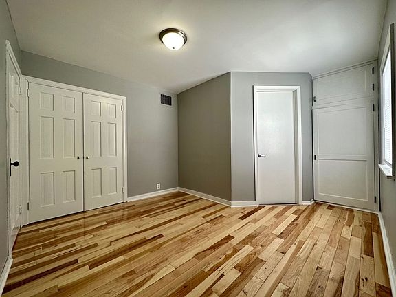 4th image of 349 6th Ave S APT 4