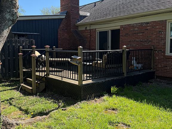 3rd image of 217 Fontaine Cir
