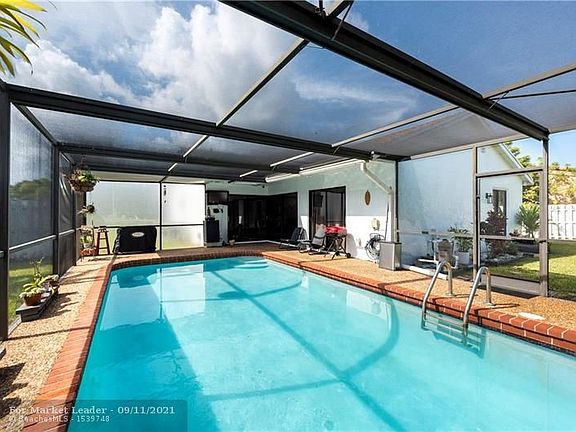 5th image of 16711 Redwood Way